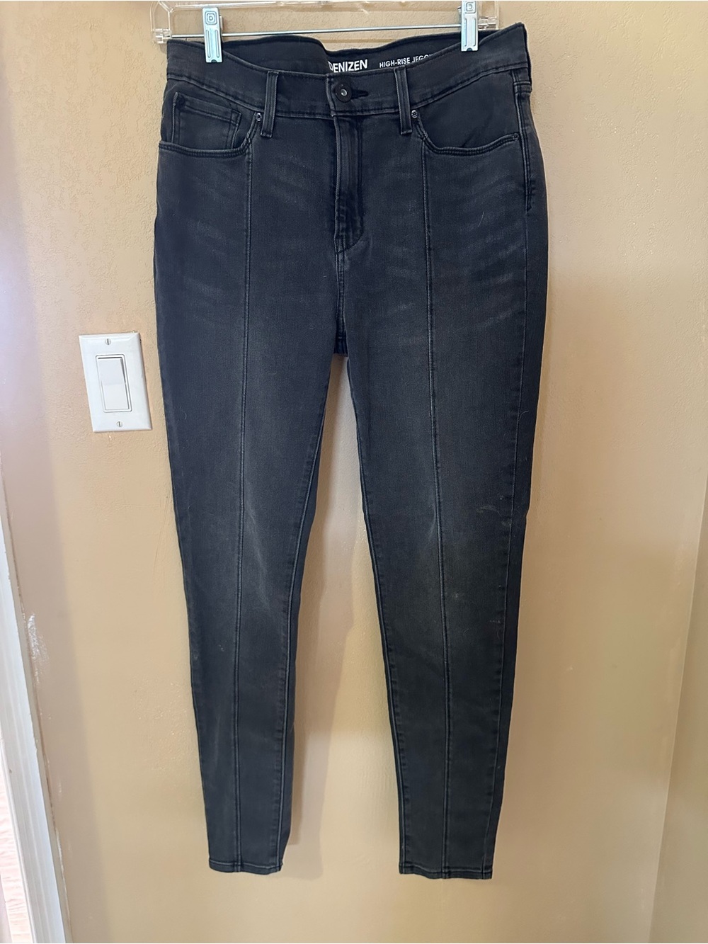 Levi's Black Denizen High-Rise Skinny Jeans/leggings with Front Seam